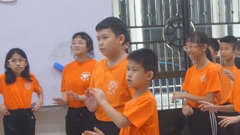 第十届青少年佛学生活营《丢丢的脚印》 照片 250