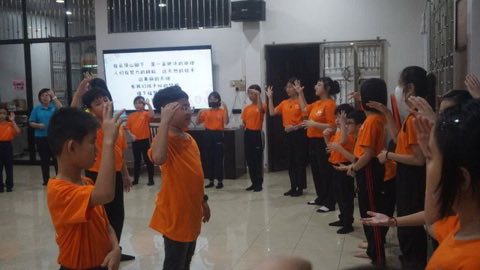 第十届青少年佛学生活营《丢丢的脚印》 照片 320