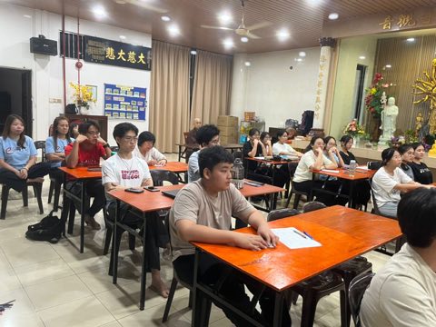 第十届青少年佛学生活营《丢丢的脚印》 照片 344