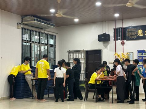 第十届青少年佛学生活营《丢丢的脚印》 照片 352