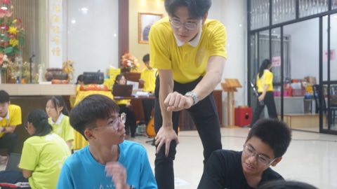第十届青少年佛学生活营《丢丢的脚印》 照片 415