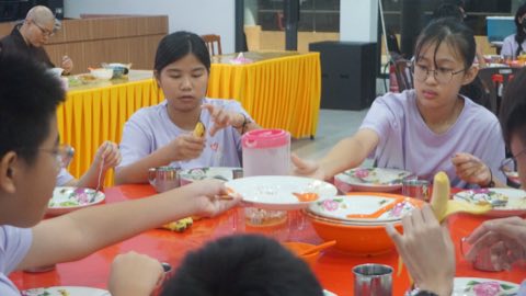 第十届青少年佛学生活营《丢丢的脚印》 照片 676