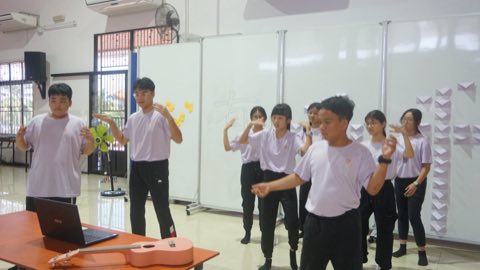 第十届青少年佛学生活营《丢丢的脚印》 照片 706