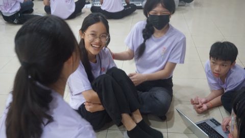 第十届青少年佛学生活营《丢丢的脚印》 精选 6