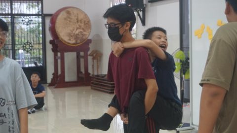 第十届青少年佛学生活营《丢丢的脚印》 照片 833
