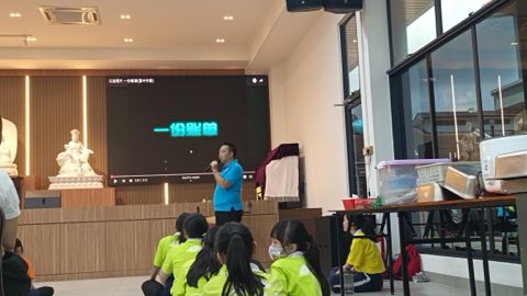 第十届青少年佛学生活营《丢丢的脚印》 照片 910