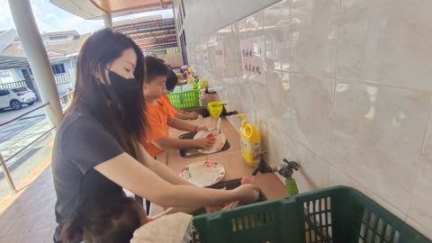 第十届青少年佛学生活营《丢丢的脚印》 照片 936