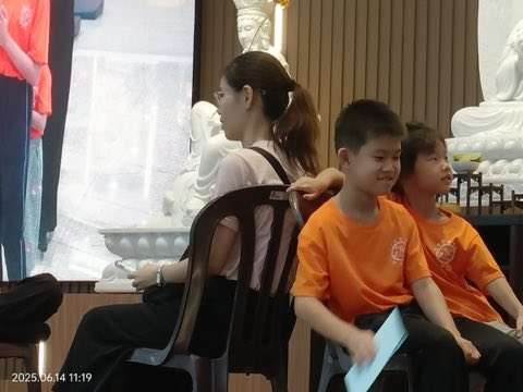 第十届青少年佛学生活营《丢丢的脚印》 照片 1077