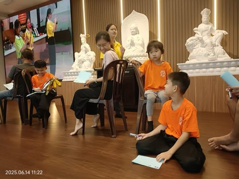 第十届青少年佛学生活营《丢丢的脚印》 照片 1087