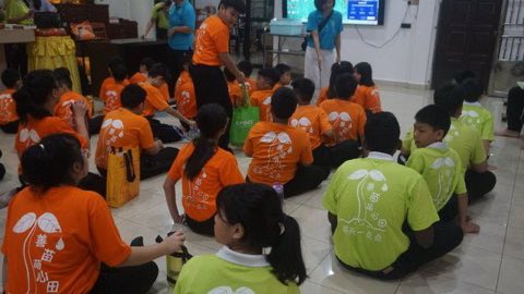 第十届青少年佛学生活营《丢丢的脚印》 照片 1209