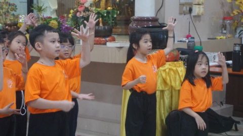 第十届青少年佛学生活营《丢丢的脚印》 照片 1299