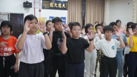 第十届青少年佛学生活营《丢丢的脚印》 照片 1727