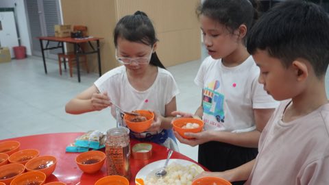 第十届青少年佛学生活营《丢丢的脚印》 照片 1776