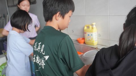 第十届青少年佛学生活营《丢丢的脚印》 照片 2017