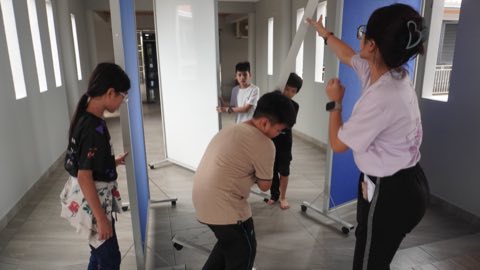 第十届青少年佛学生活营《丢丢的脚印》 照片 2031