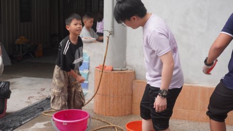 第十届青少年佛学生活营《丢丢的脚印》 照片 2040