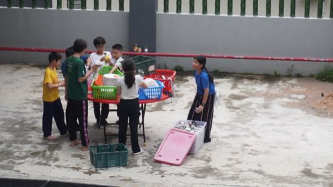 第十届青少年佛学生活营《丢丢的脚印》 照片 2050
