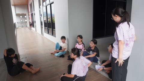 第十届青少年佛学生活营《丢丢的脚印》 照片 2060