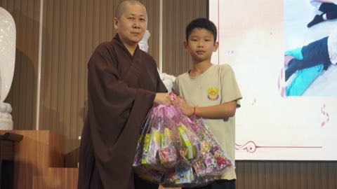 第十届青少年佛学生活营《丢丢的脚印》 照片 2094