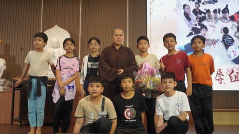 第十届青少年佛学生活营《丢丢的脚印》 照片 2095