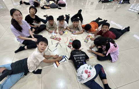 第十届青少年佛学生活营《丢丢的脚印》 照片 2098