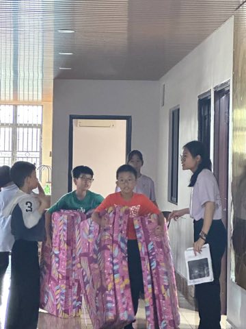 第十届青少年佛学生活营《丢丢的脚印》 照片 2113
