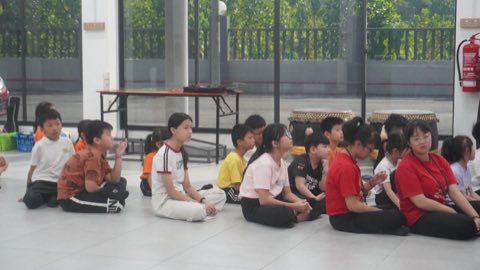 第十届青少年佛学生活营《丢丢的脚印》 照片 2128