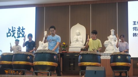 第十届青少年佛学生活营《丢丢的脚印》 照片 2130
