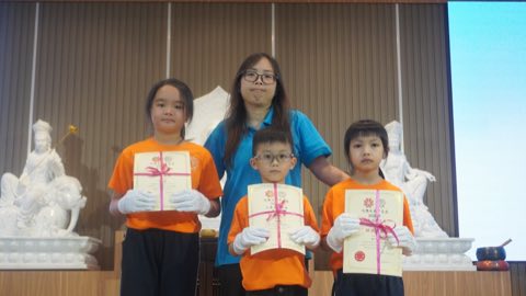 第十届青少年佛学生活营《丢丢的脚印》 照片 2216