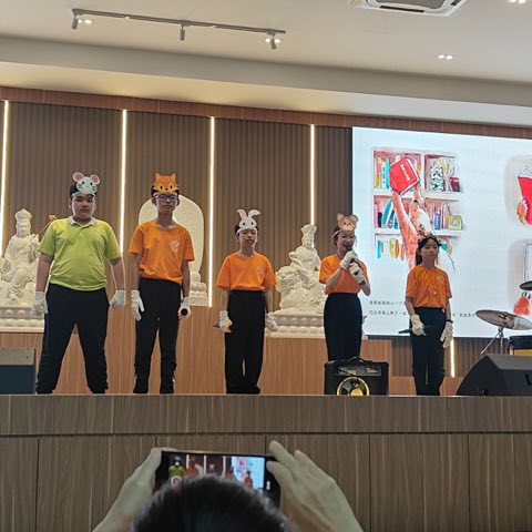 法师领众共修 照片 2