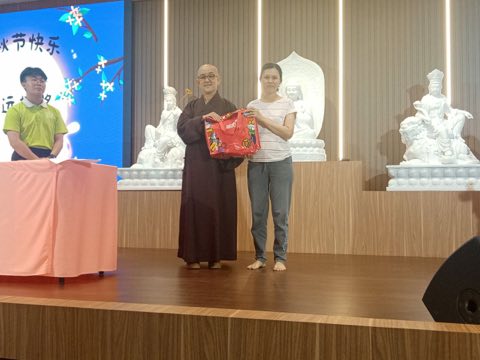 青少年佛学班中秋呈献晚会 精选 5