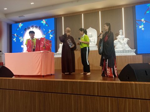 青少年佛学班中秋呈献晚会 照片 6