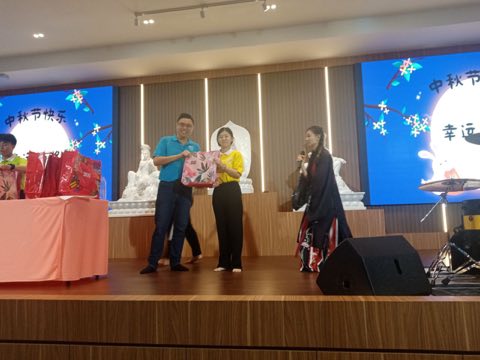 青少年佛学班中秋呈献晚会 照片 10