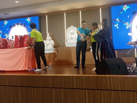 青少年佛学班中秋呈献晚会 照片 12