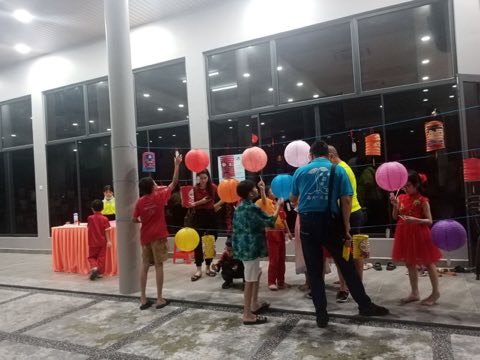 青少年佛学班中秋呈献晚会 照片 24