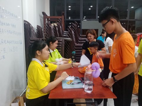 青少年佛学班中秋呈献晚会 照片 25