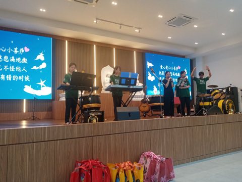 青少年佛学班中秋呈献晚会 照片 43