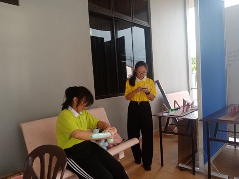 青少年佛学班中秋呈献晚会 照片 53