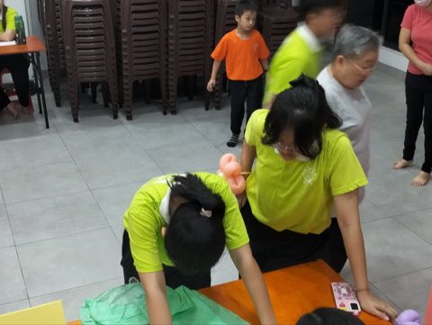 青少年佛学班中秋呈献晚会 照片 81