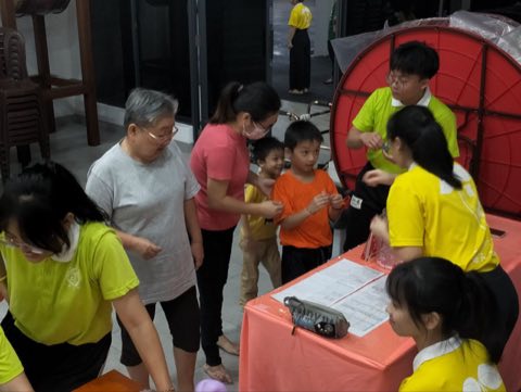 青少年佛学班中秋呈献晚会 照片 82