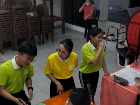 青少年佛学班中秋呈献晚会 照片 85