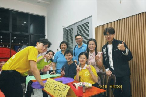 青少年佛学班中秋呈献晚会 照片 94