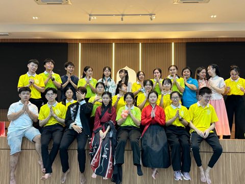 青少年佛学班中秋呈献晚会 照片 96