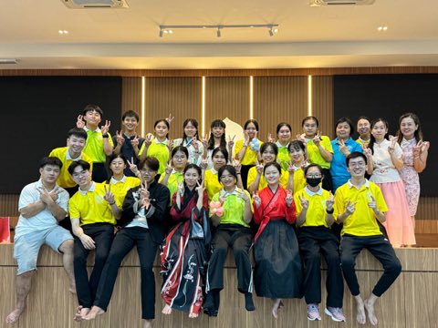 青少年佛学班中秋呈献晚会 照片 100