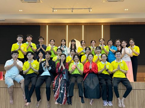青少年佛学班中秋呈献晚会 照片 103