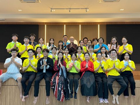 青少年佛学班中秋呈献晚会 照片 105