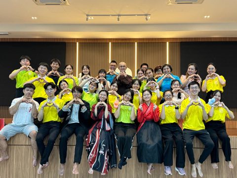 青少年佛学班中秋呈献晚会 照片 107