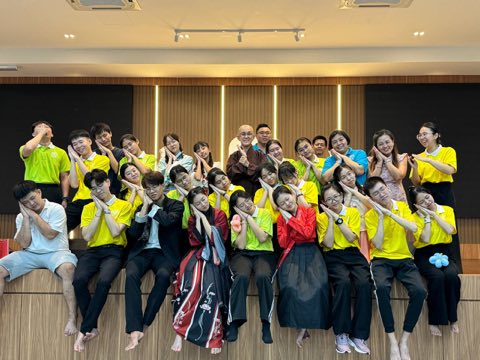 青少年佛学班中秋呈献晚会 照片 110