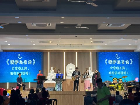 青少年佛学班中秋呈献晚会 照片 122