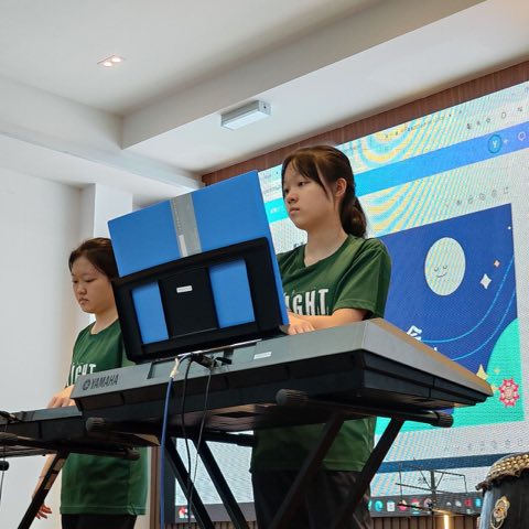 青少年佛学班中秋呈献晚会 照片 140